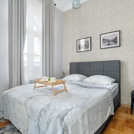 Przytulne Studia Very Berry W Poznaniu Blisko Parku By Noclegi Renters Exteriör bild