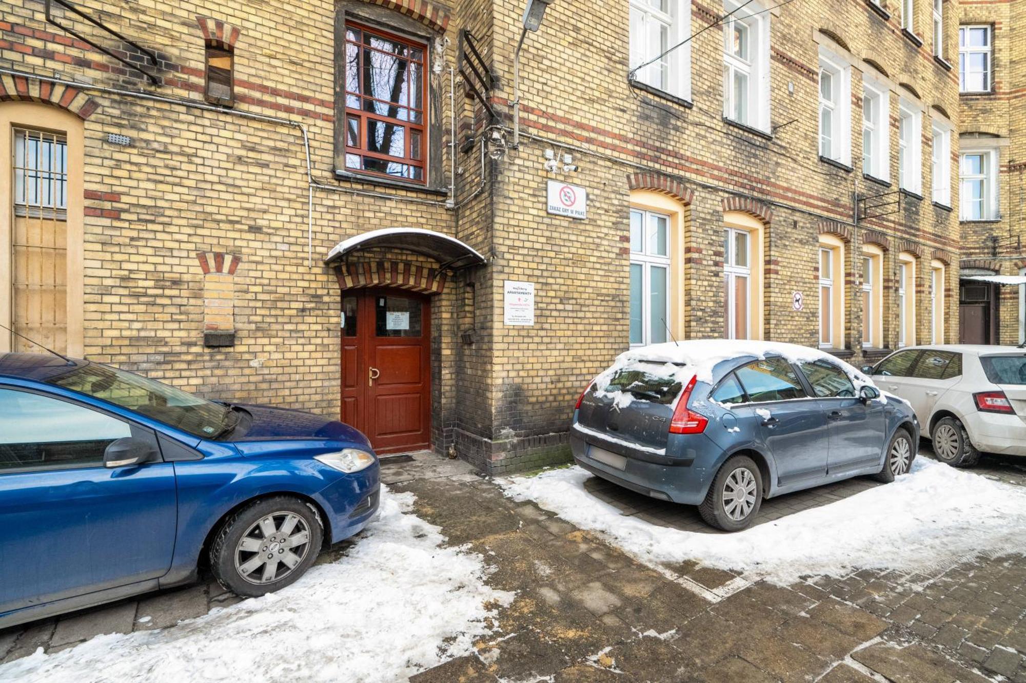 Przytulne Studia Very Berry W Poznaniu Blisko Parku By Noclegi Renters Exteriör bild