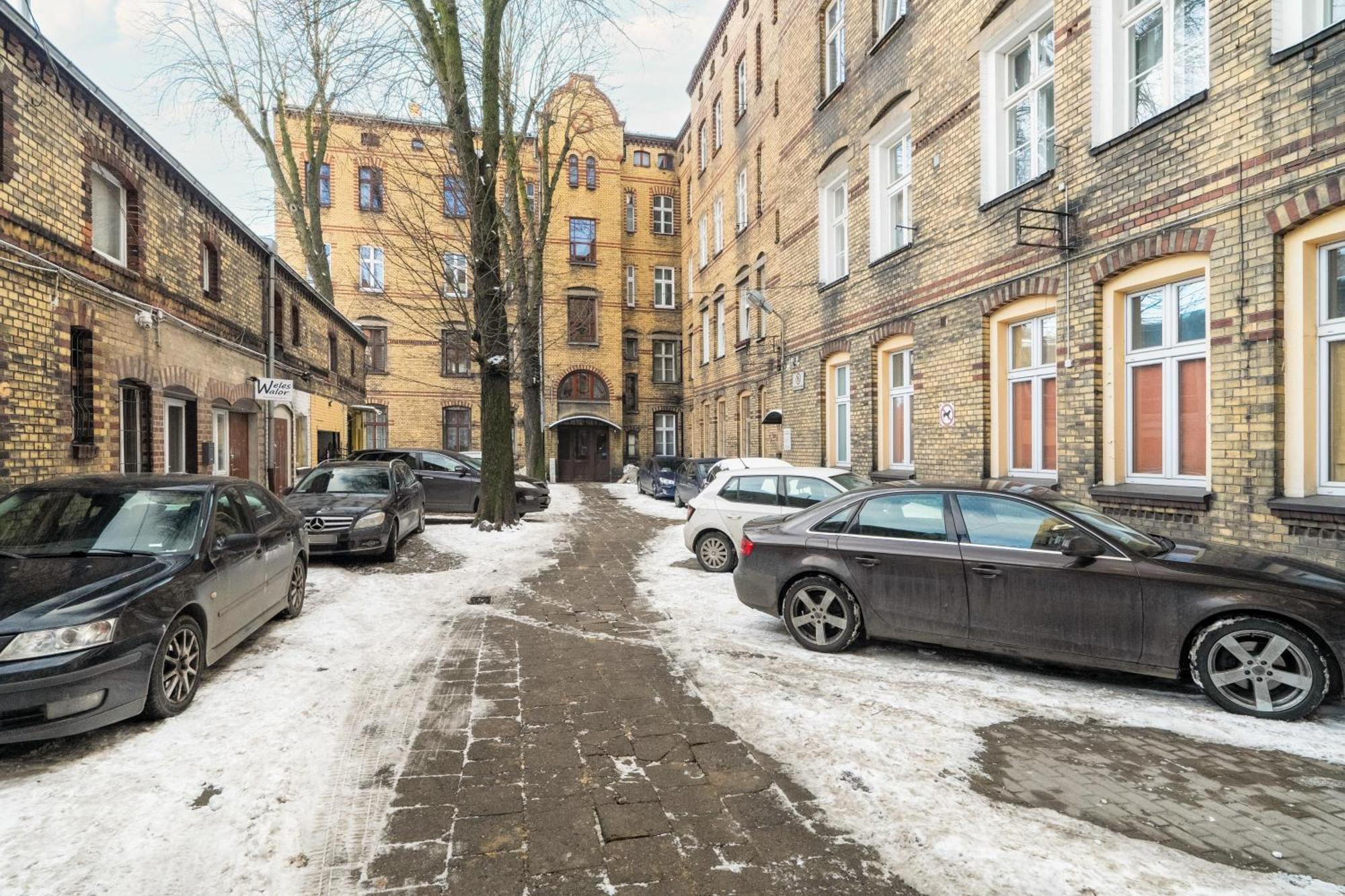 Przytulne Studia Very Berry W Poznaniu Blisko Parku By Noclegi Renters Exteriör bild