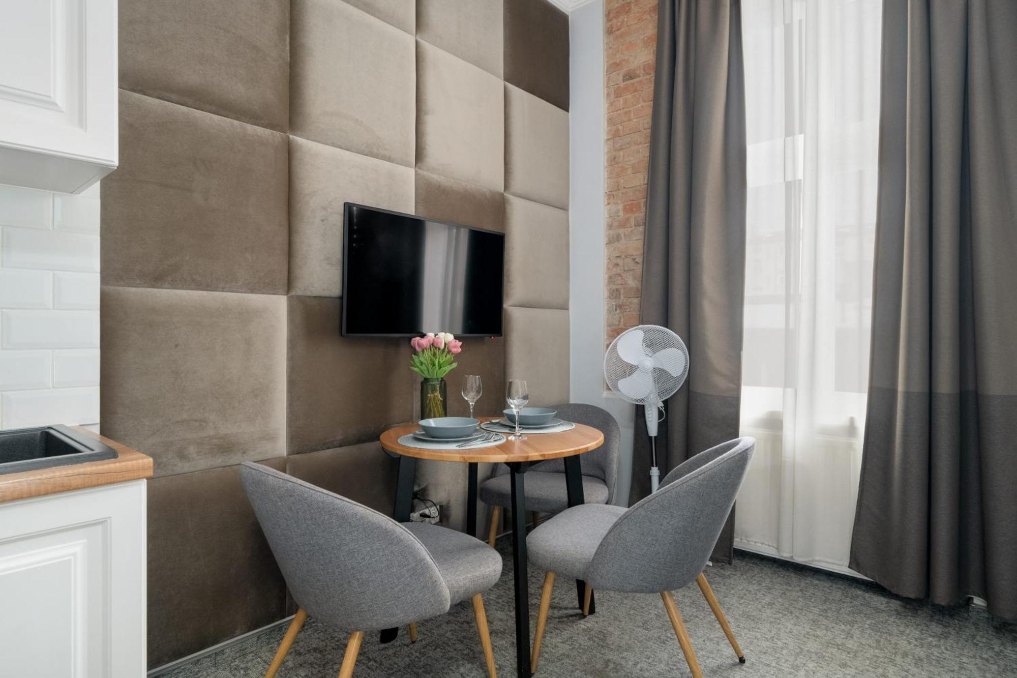 Przytulne Studia Very Berry W Poznaniu Blisko Parku By Noclegi Renters Exteriör bild